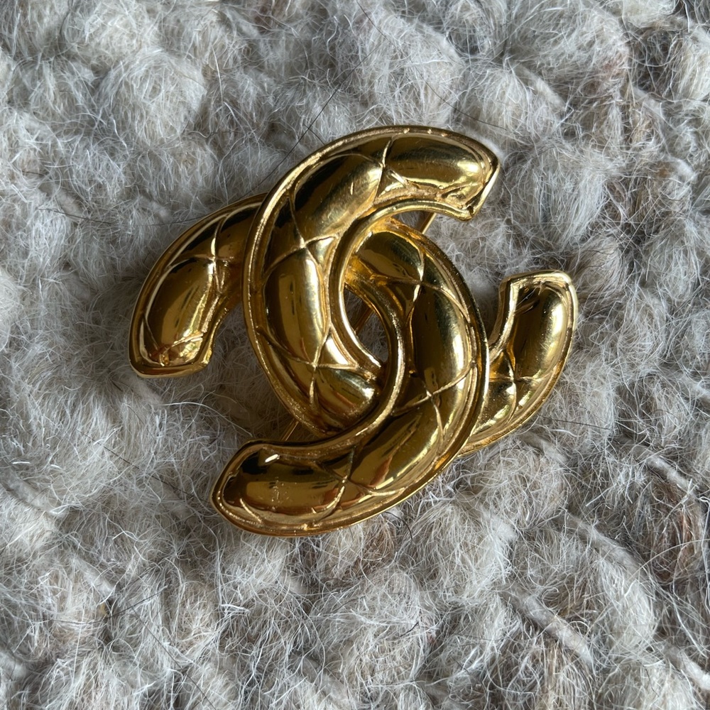 Chanel Quilted CC Brooch Pin Gold plated 1142